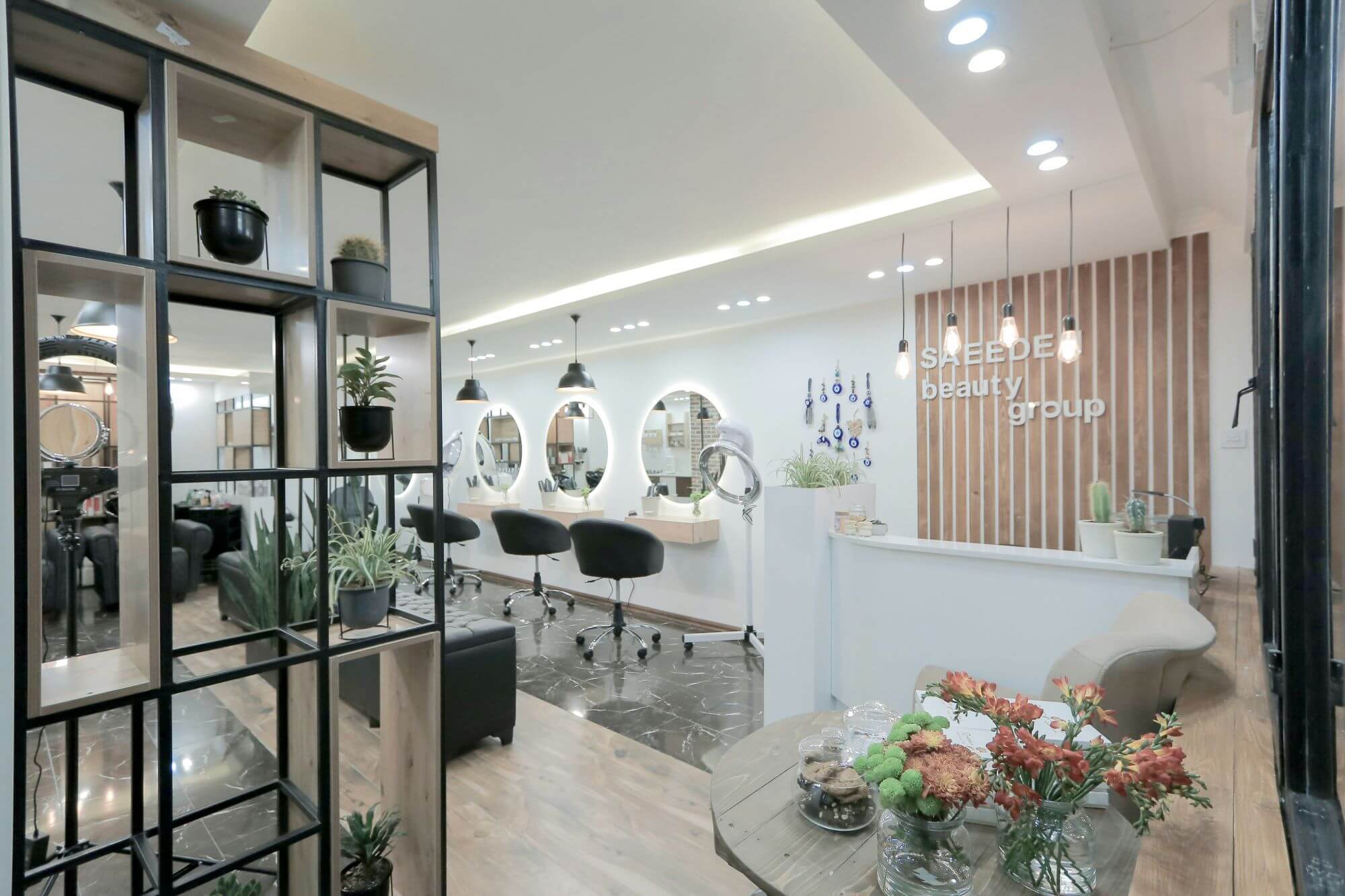 Salon de coiffure conforme ERP 5ᵉ catégorie dans l’Oise.