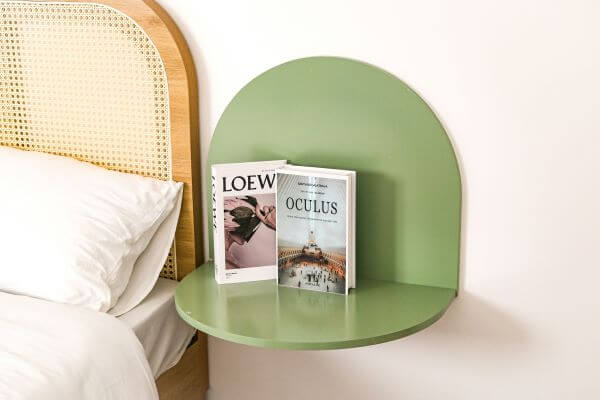 Chambre apaisante aux tons neutres et vert sauge, idée déco naturelle et durable d’une décoratrice d’intérieur dans les Yvelines